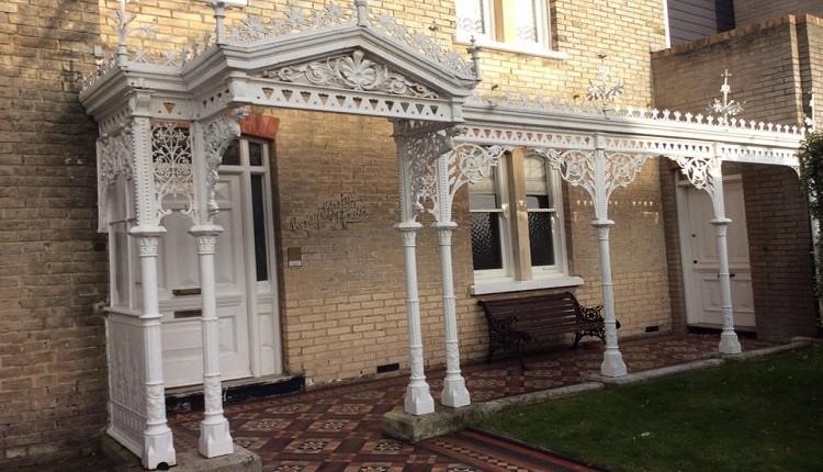 Cranborne Houseand its beautiful veranda 